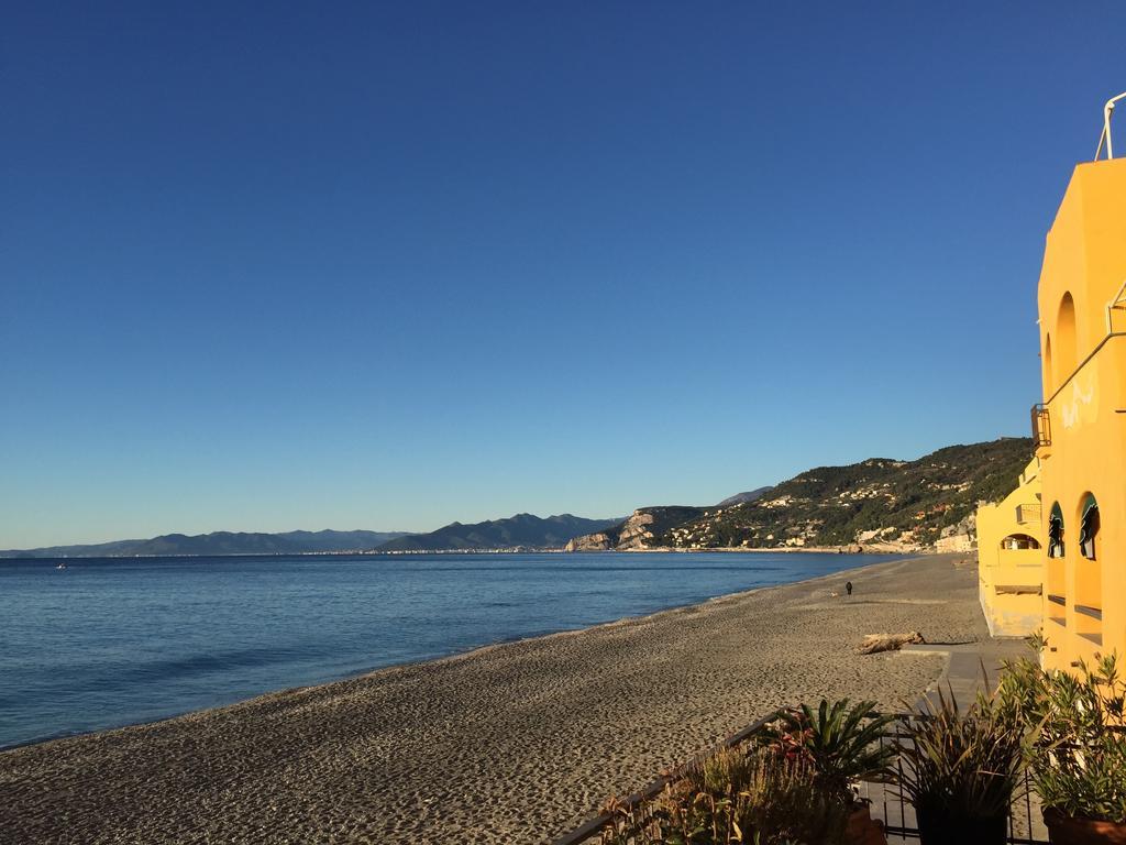 Les Agrumes Varigotti Exterior foto